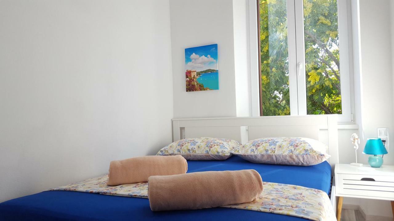 Apartment Imperia *** Pula Extérieur photo