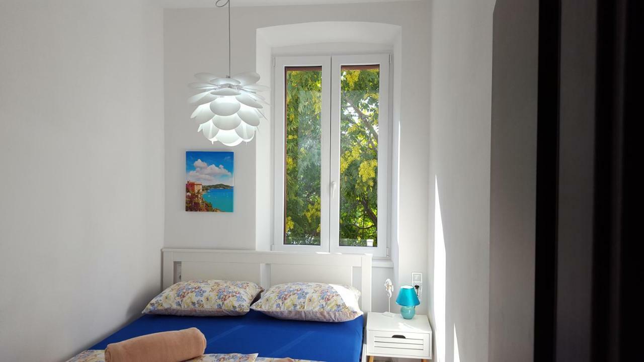 Apartment Imperia *** Pula Extérieur photo