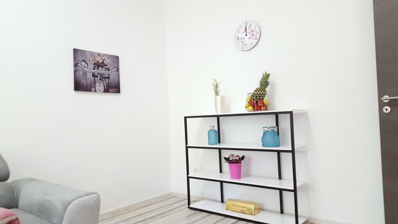 Apartment Imperia *** Pula Extérieur photo